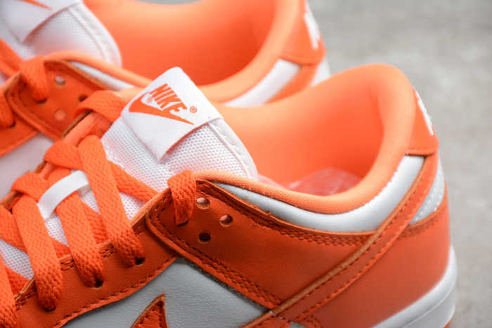 SB Dunk “Syracuse” White Orange CU1726-101