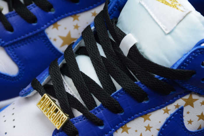 Supreme x Nike SB Dunk Low “Hyper Royal” DH3228-100