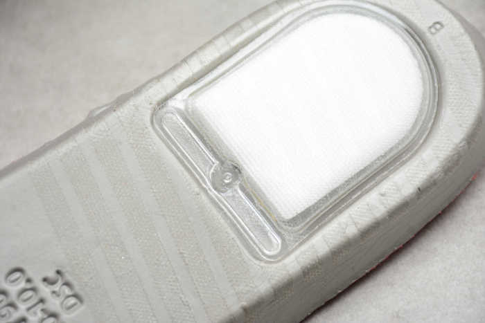 SB Dunk Low Pro Chicago Red White Black 917567-641