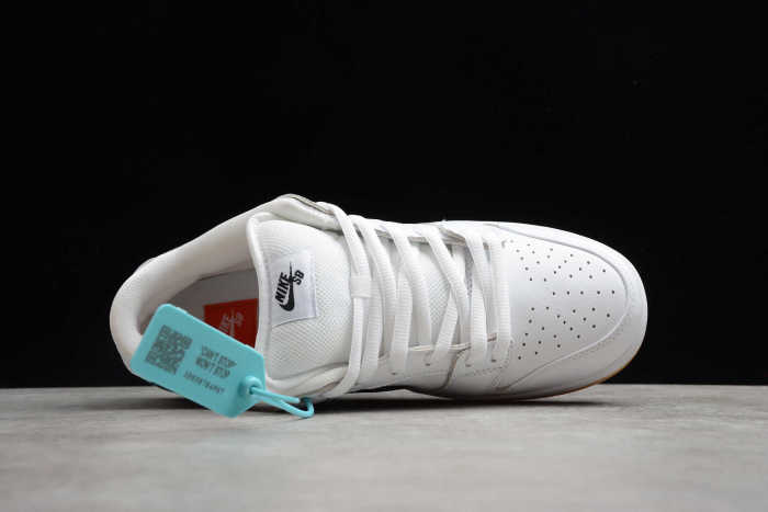 SB Dunk “Orange Label” CD2563-100