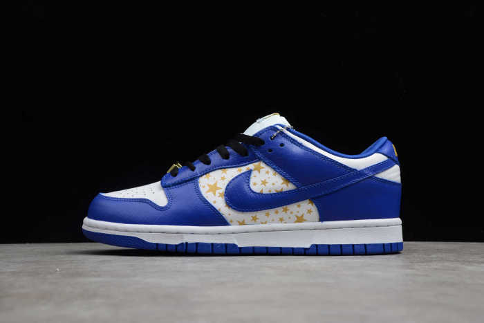 Supreme x Nike SB Dunk Low “Hyper Royal” DH3228-100
