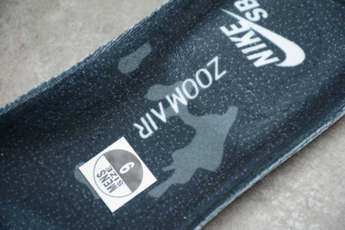 SB Dunk Low IW Dove Grey Black-Gorge Green 313170-021