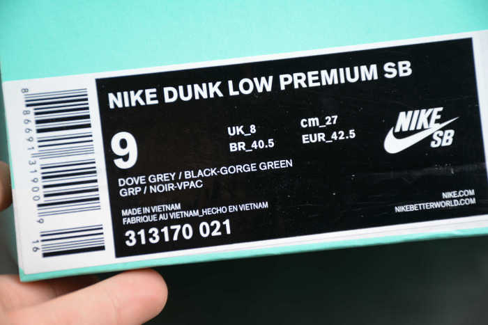 SB Dunk Low IW Dove Grey Black-Gorge Green 313170-021