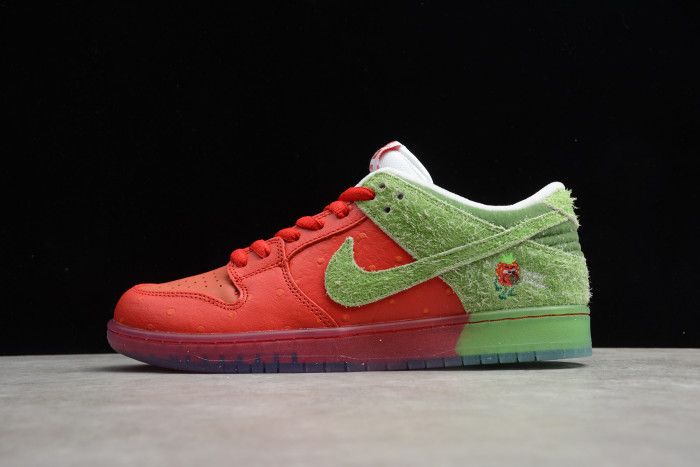 SB Dunk Low “Strawberry Cough” University Red Spinach Green-Magic Ember CW7903-601