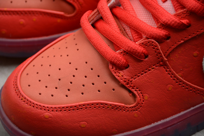 SB Dunk Low “Strawberry Cough” University Red Spinach Green-Magic Ember CW7903-601