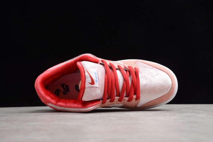 StrangeLove x SB Dunk Low “Valentine's Day” CT2552-800