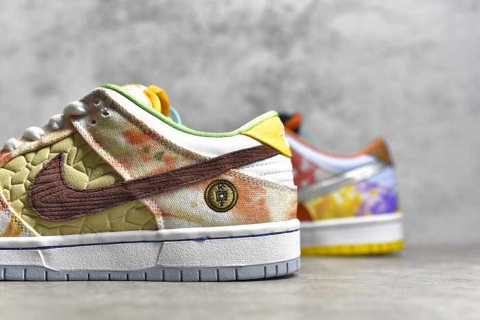SB Dunk Low “CNY” CV1628-800