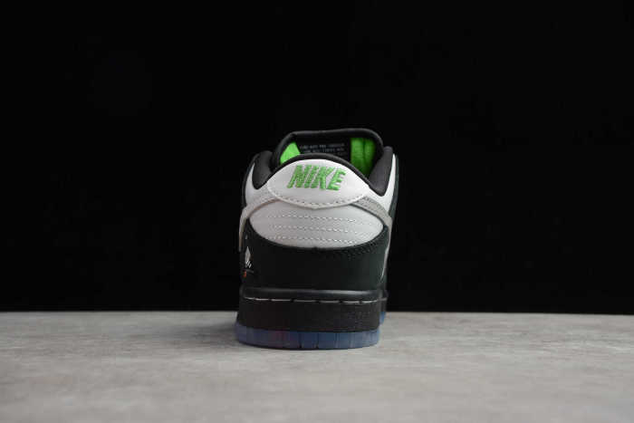 Staple x SB Dunk Low “Pigeon” Black White BV1310-013