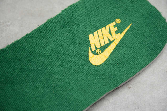 SB Dunk Low SP “Brazil” Yellow Green CU1727-700