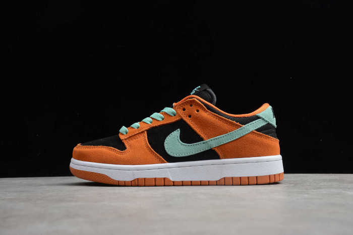 SB Dunk Ceramic Black Orange BQ6817-400