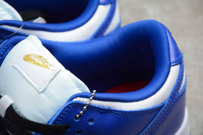 Supreme x Nike SB Dunk Low “Hyper Royal” DH3228-100