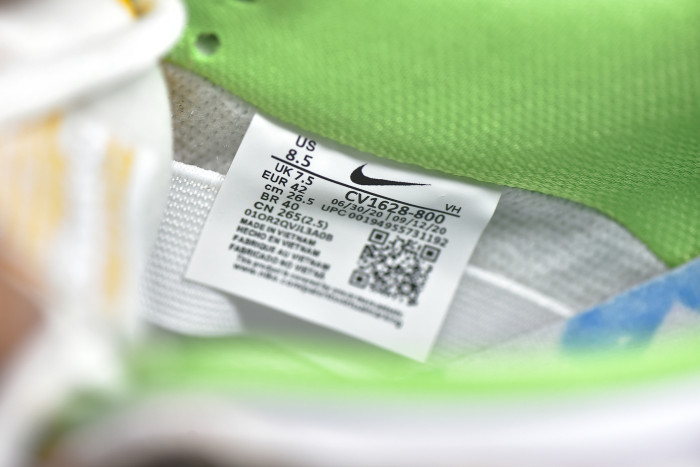 SB Dunk Low “CNY” CV1628-800