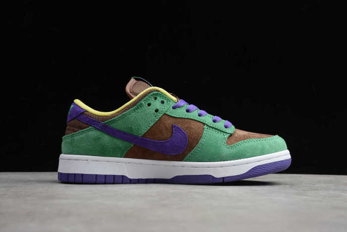 SB Dunk Low Pro QS Bright Melon Gym Green Purple CT2552-700