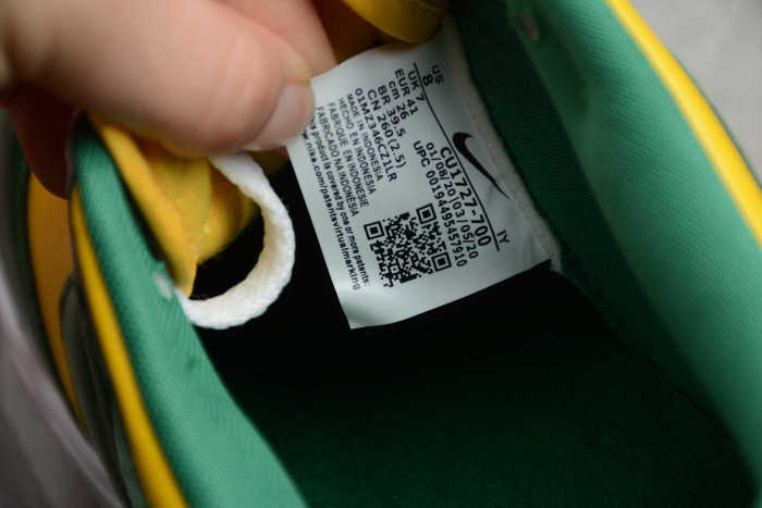 SB Dunk Low SP “Brazil” Yellow Green CU1727-700