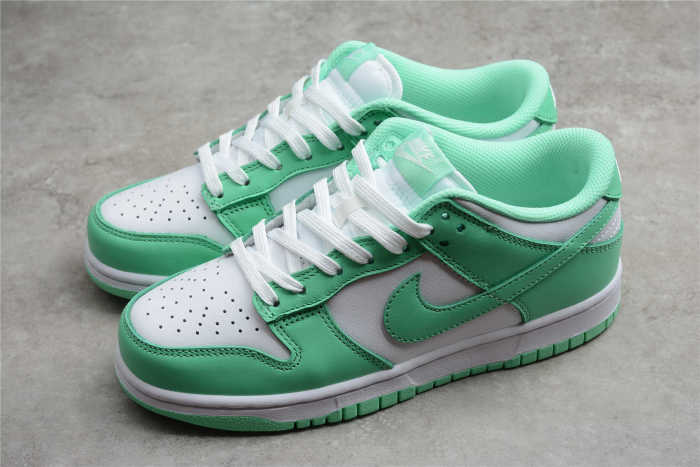 SB Dunk Low WMNS “Green Glow” DD1503-105
