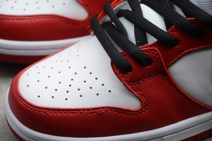 SB Dunk Low Pro Chicago Red White Black 917567-641
