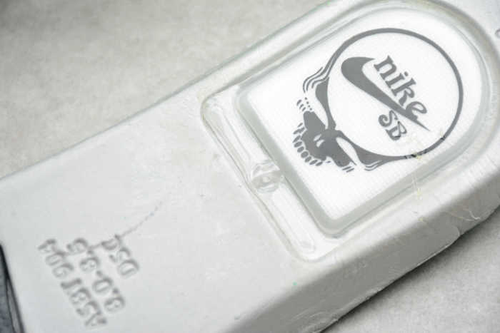 Grateful Dead x Nike SB Dunk Low Pro QS“ Green Bear” CJ5378-300