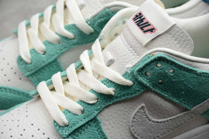 Kasina x Nike Dunk Low CZ6540-101