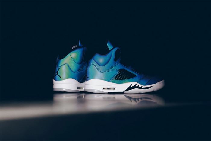 Air Jordan 5 WMNS “Oil Grey” CD2722-001