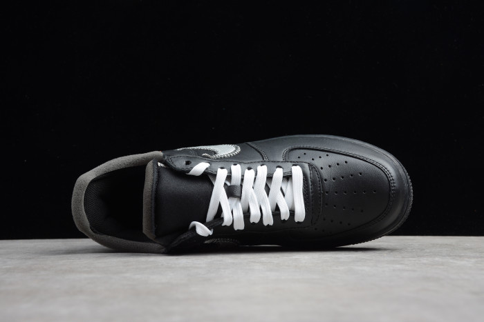 Conplex Con Off-White x MoMa x Air Force 1’07 Virgil Black with Zip-Tie AV5210-001