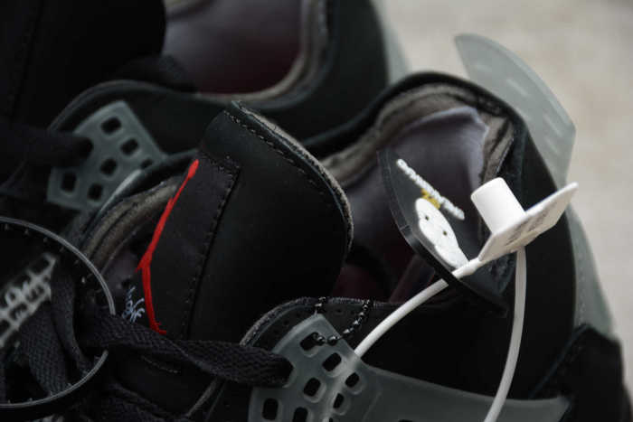 Off-White x Air Jordan 4 Retro Black Red CV9388-001