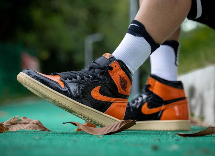 Air Jordan 1 Retro High OG “Shattered Backboard 3.0” 555088-028