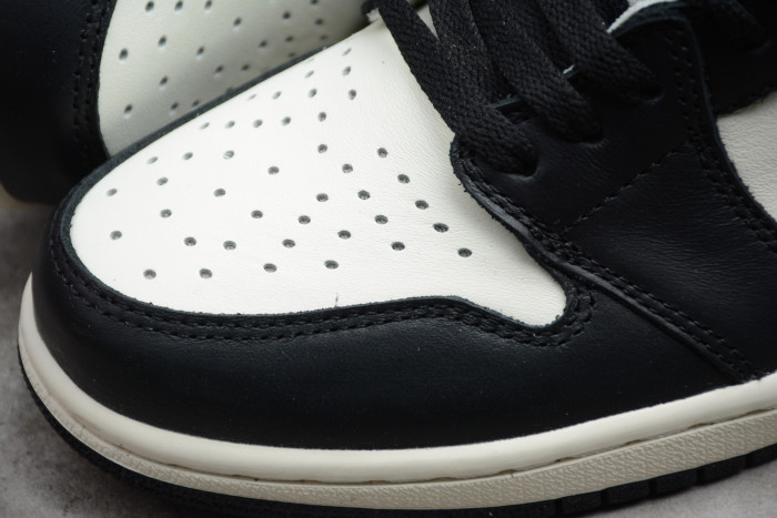 Air Jordan 1 High OG “Dark Mocha” 555088-105