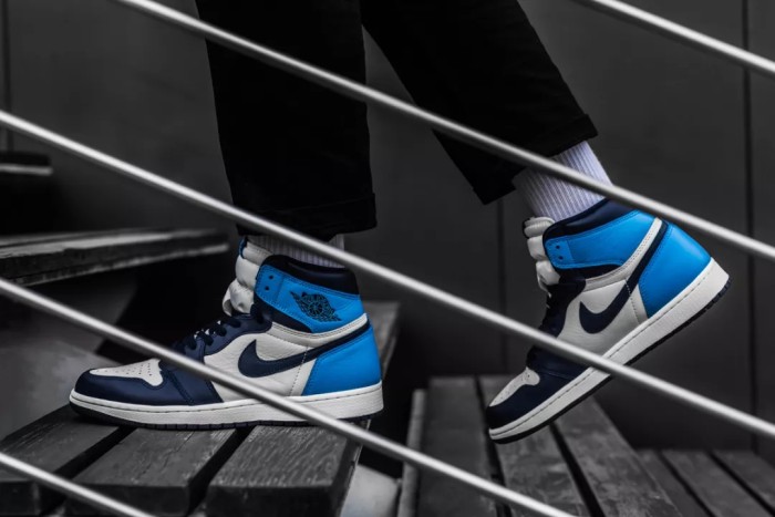 Air Jordan 1 Retro High OG “Obsidian” 555088-140