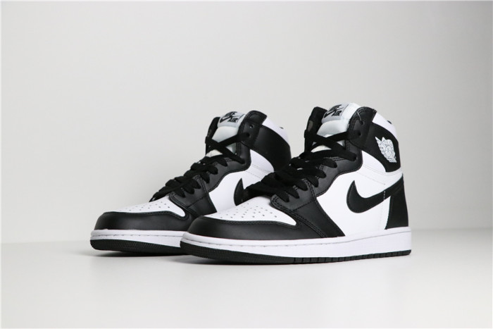 Air Jordan 1 Retro High OG Black/White 555088-010