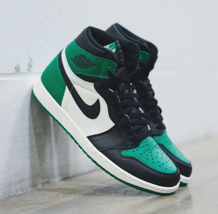 Air Jordan 1 “Pine Green” 555088-302