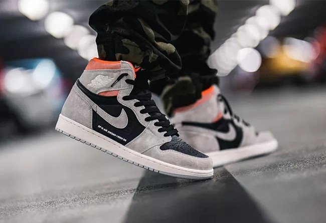 Air Jordan 1 Retro High OG “Neutral Grey” 555088-018