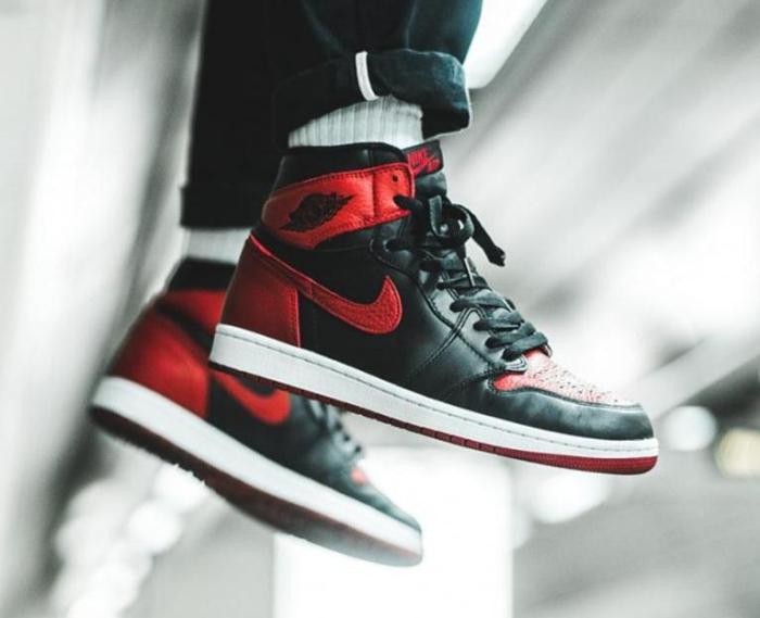 Air Jordan 1 OG High “Banned” Black Red 555088-001