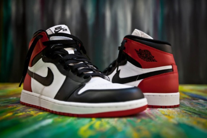 Air Jordan 1 Retro OG High “Black Toe” 555088-125
