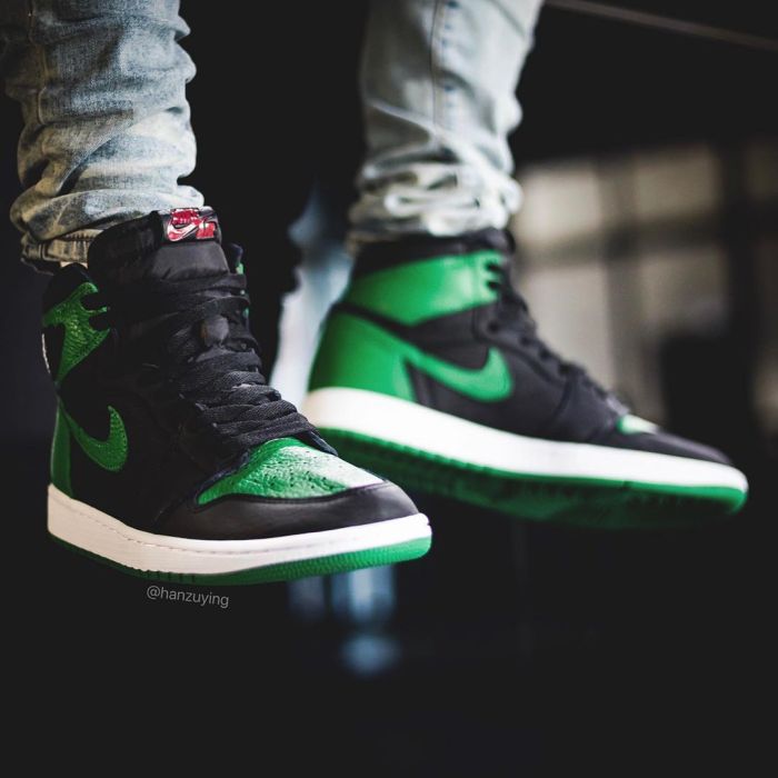 Air Jordan 1 “Pine Green” 555088-030