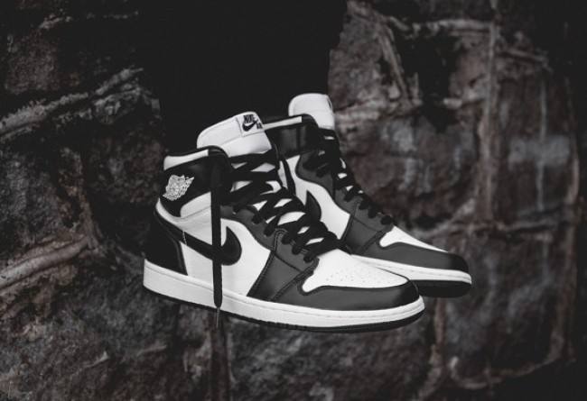 Air Jordan 1 Retro High OG Black/White 555088-010