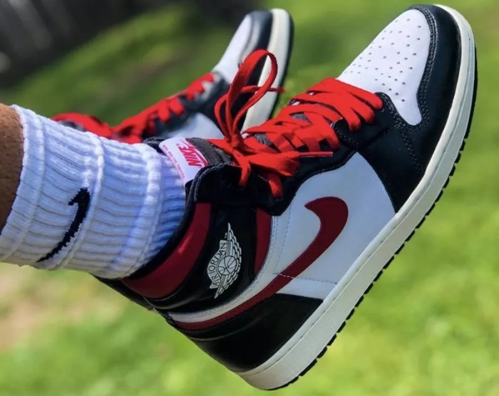 Air Jordan 1 Retro High OG “Gym Red” 555088-061