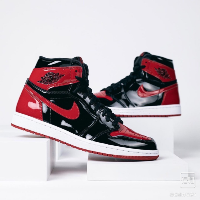 Air Jordan 1 Retro High OG Bred Patent 555088-063
