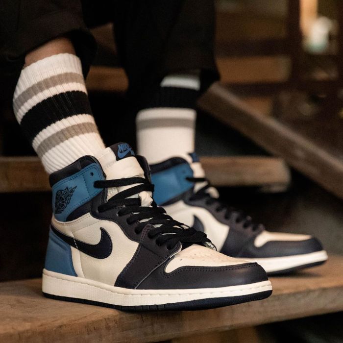Air Jordan 1 Retro High OG “Obsidian” 555088-140
