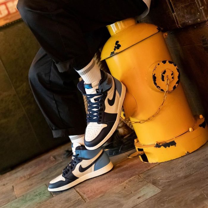 Air Jordan 1 Retro High OG “Obsidian” 555088-140