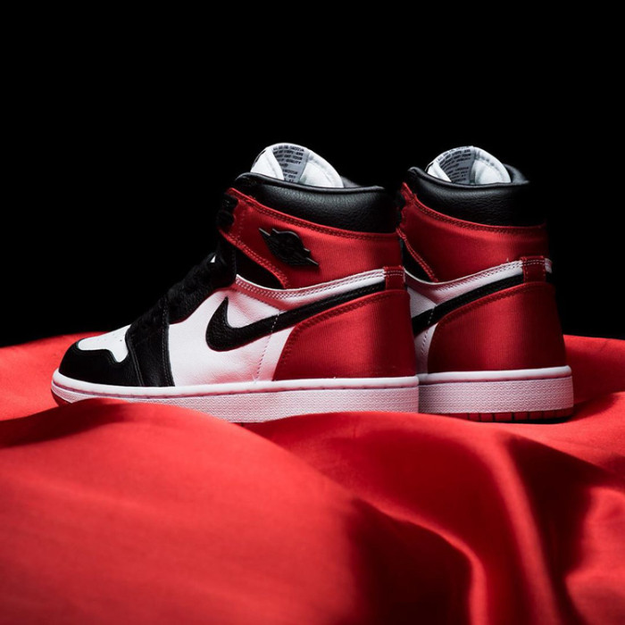 Air Jordan 1 Satin “Black Toe” WMNS CD0461-016