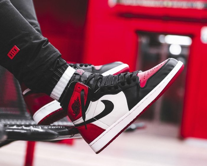 Air Jordan 1 Retro High OG “Bred Toe” 555088-610