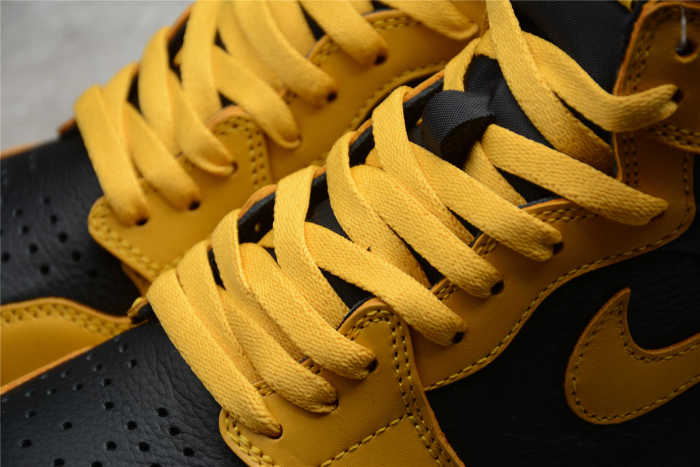Air Jordan 1 High OG “Pollen” Black Yellow 555088-701