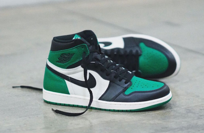 Air Jordan 1 “Pine Green” 555088-302