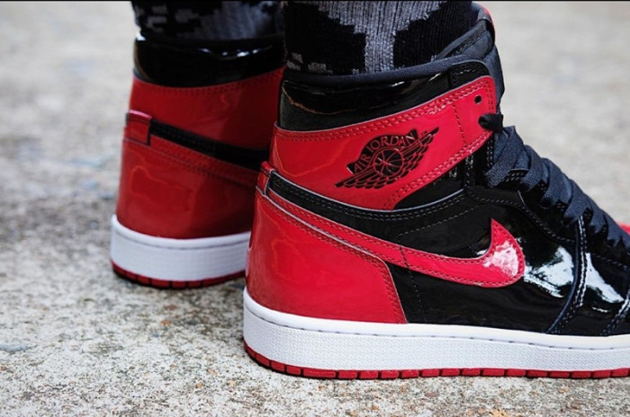Air Jordan 1 Retro High OG Bred Patent 555088-063