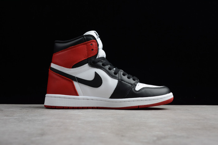 Air Jordan 1 Retro OG High “Black Toe” 555088-125