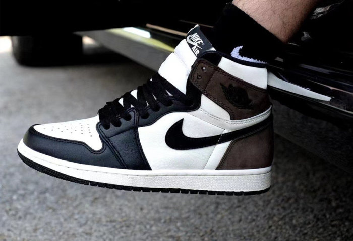 Air Jordan 1 High OG “Dark Mocha” 555088-105