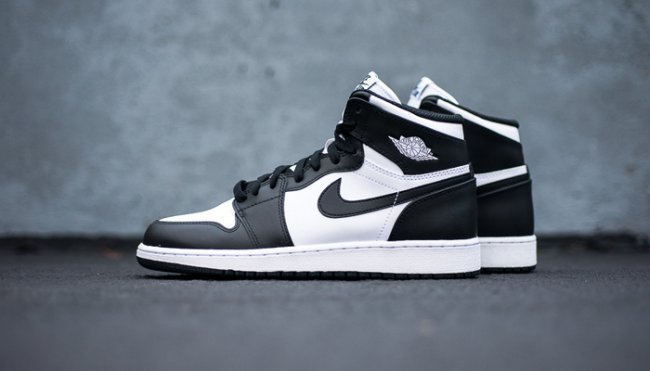 Air Jordan 1 Retro High OG Black/White 555088-010