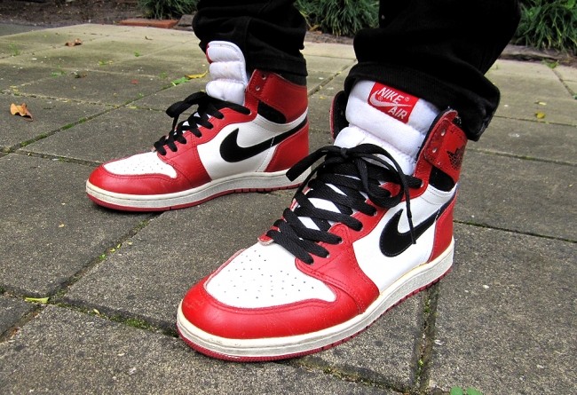 Air Jordan 1 Retro Hi OG Chicago 555088-101