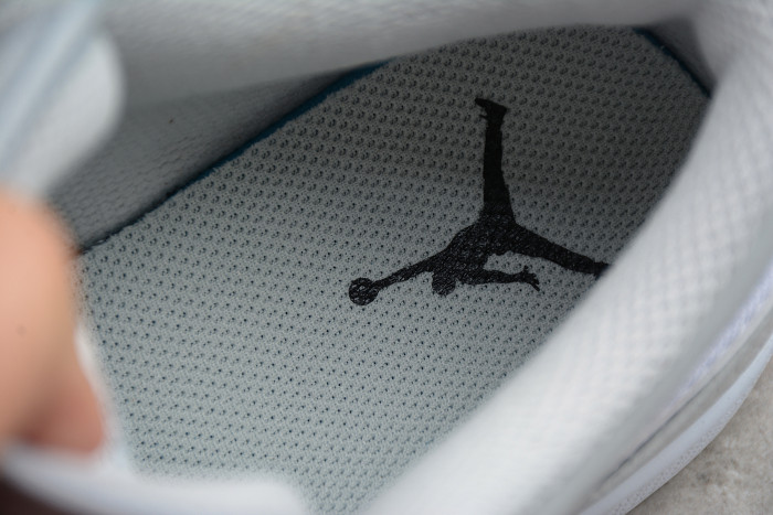 Air Jordan 1 Low “White Camo” DC9036-100