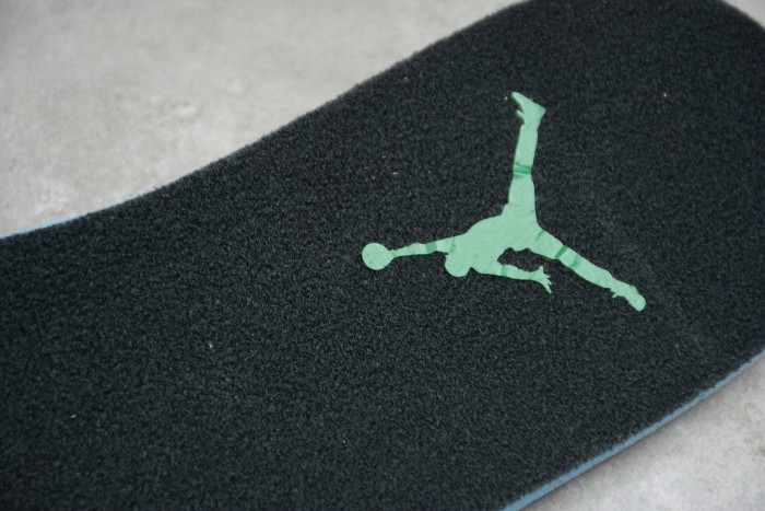 Air Jordan 1 Mid Green Toe 554724-067